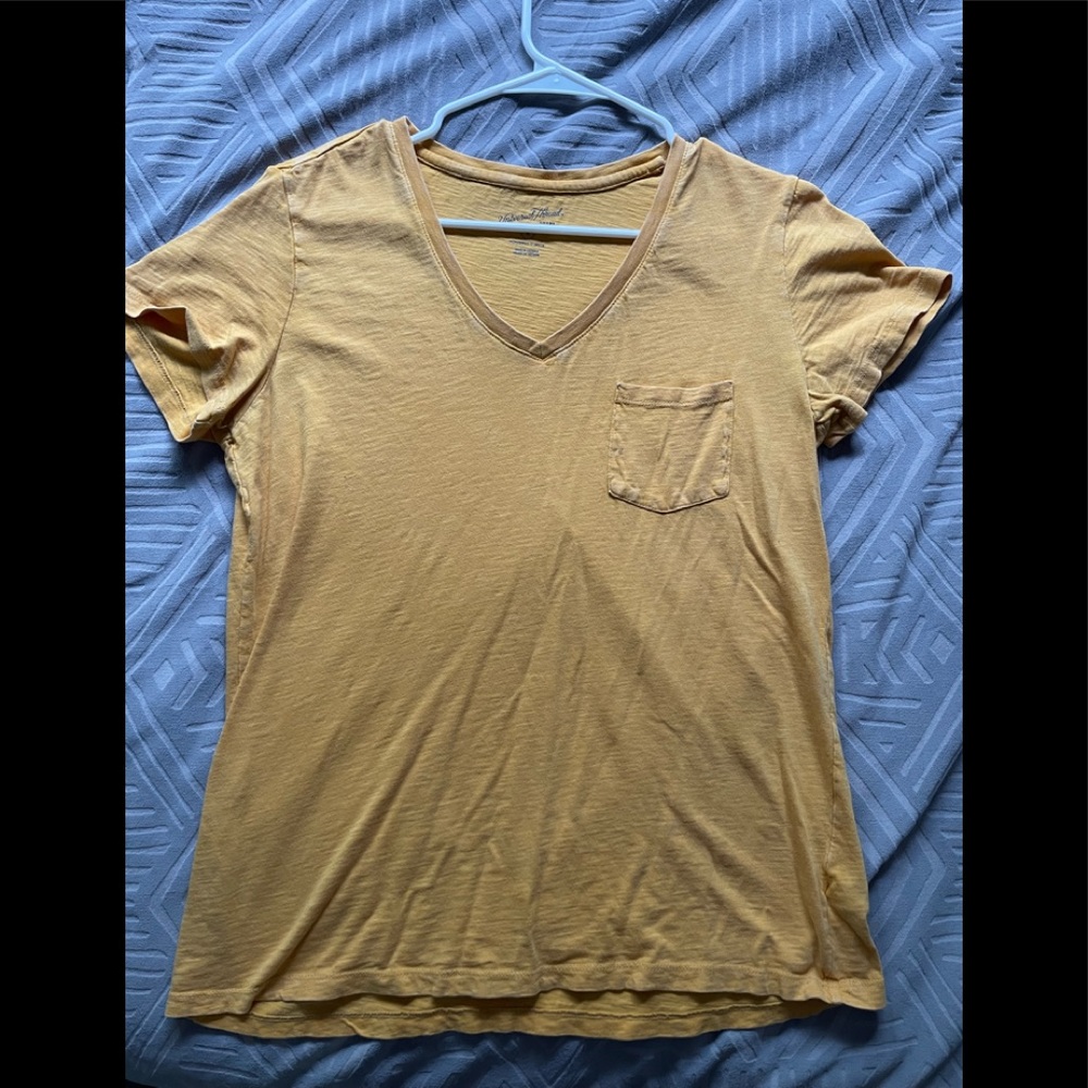 Golden yellow target v neck size small